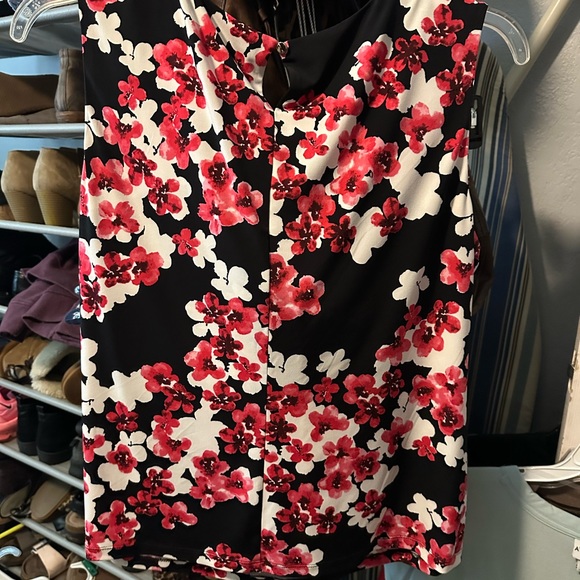 CK blouse/shell - Picture 2 of 4